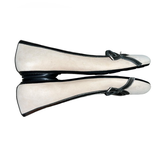 Silver and Light Gray Suede Flats Size 7 - Picture 3 of 6